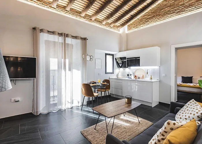 Apartamentos Caceres Central Suites דירה *